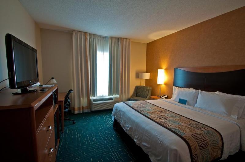 Microtel Inn & Suites Су-Сент-Мари Экстерьер фото
